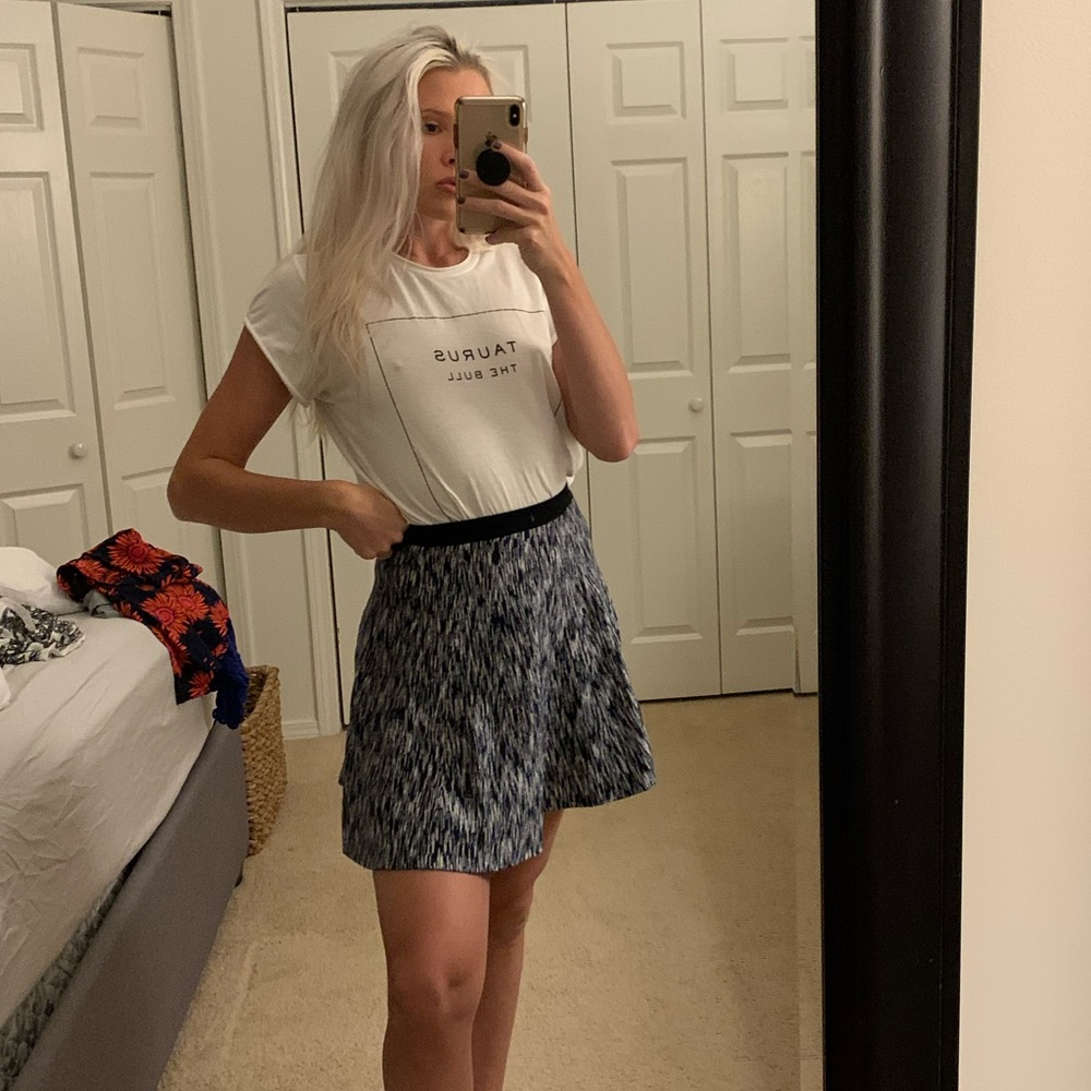 Adorable skirt thick material